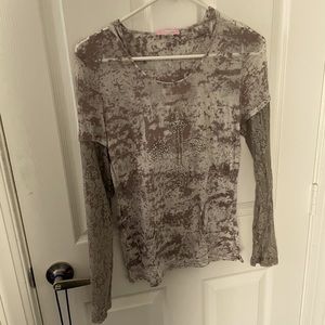 Long sleeve front pocket t shirt